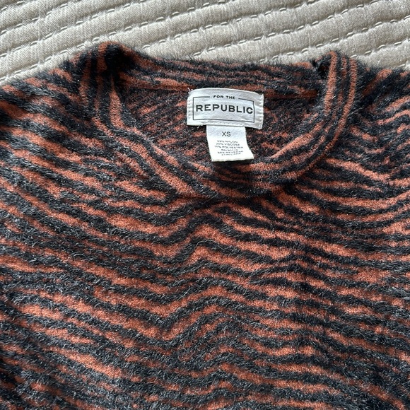 For the Republic Sweater - Picture 2 of 2